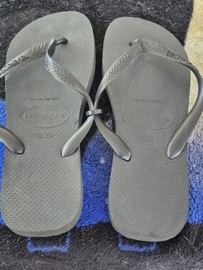 Havaianas Black Rubber Flip Flops